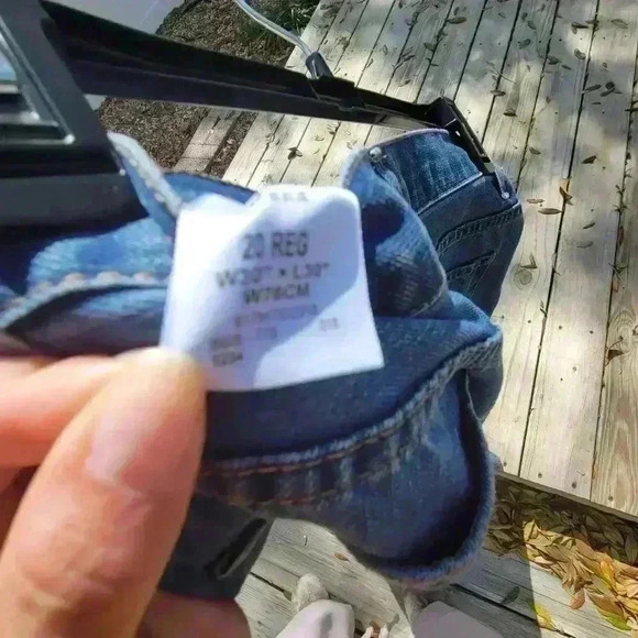 STUNNING LEVI'S WOMENS 505 REGULAR JEANS SZ 20 REG W30 x L30" Medium Wash - Picture 10 of 10